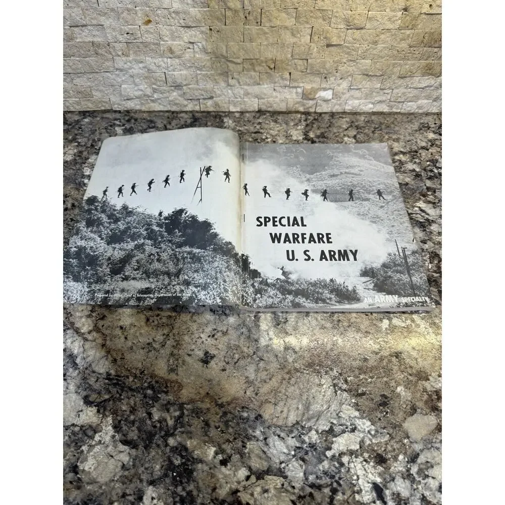 SPECIAL‎ WARFARE: US Army An Army Specialty 1962 War Office Illustrated